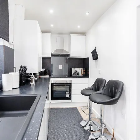 Modern 1 Bed Flat アパート