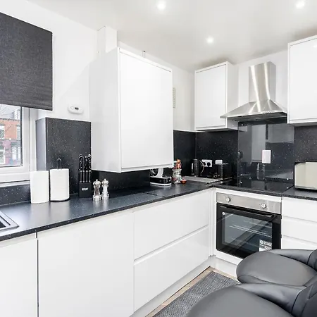 Modern 1 Bed Flat * Лідс