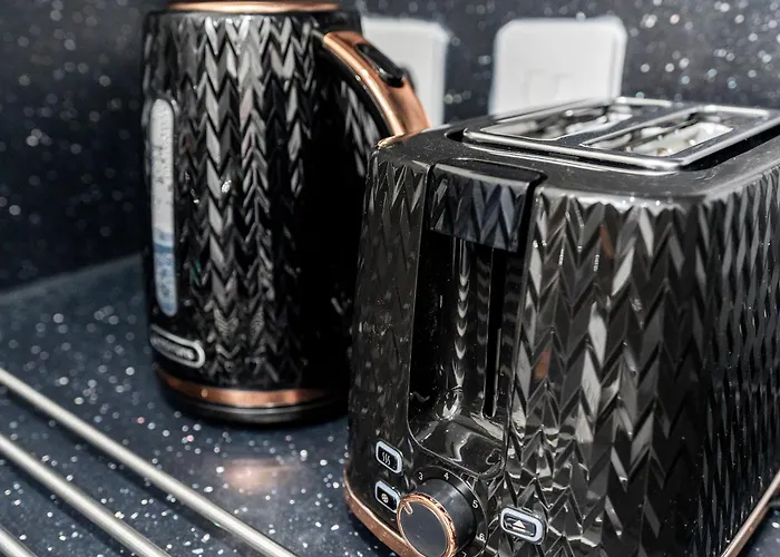 Апартаменти Modern 1 Bed Flat Лідс