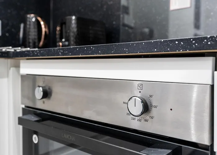 Modern 1 Bed Flat * Leeds (West Yorkshire)