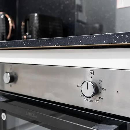 Modern 1 Bed Flat * Leeds (West Yorkshire)